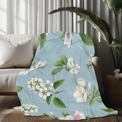 1pc Extra Large Plush Flannel Blanket - Soft Suitable for Women & Men, Large Bedspread Throw with Light Blue Background & White Floral Pattern, Machin