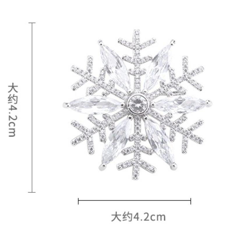 Novo broche criativo de floco de neve com strass de Natal para mulheres, simples e elegante, casaco de inverno, broche, colarinho, acessórios