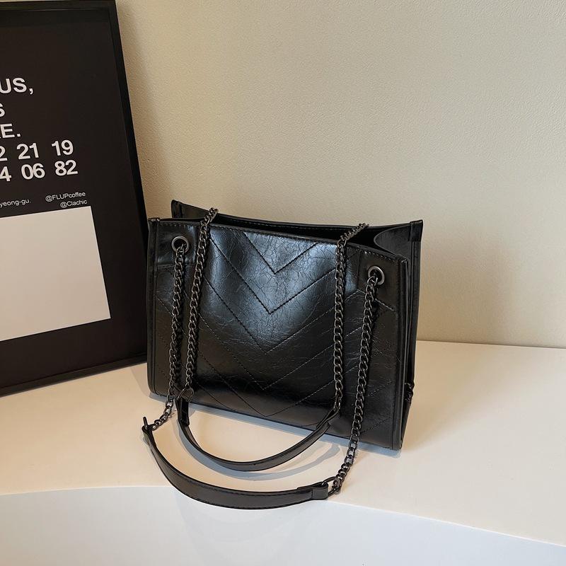 Tote Bag Women's Large-capacity Bag 2025 Autumn New Simple Chain Shoulder Bag High Value Casual Armpit Bag