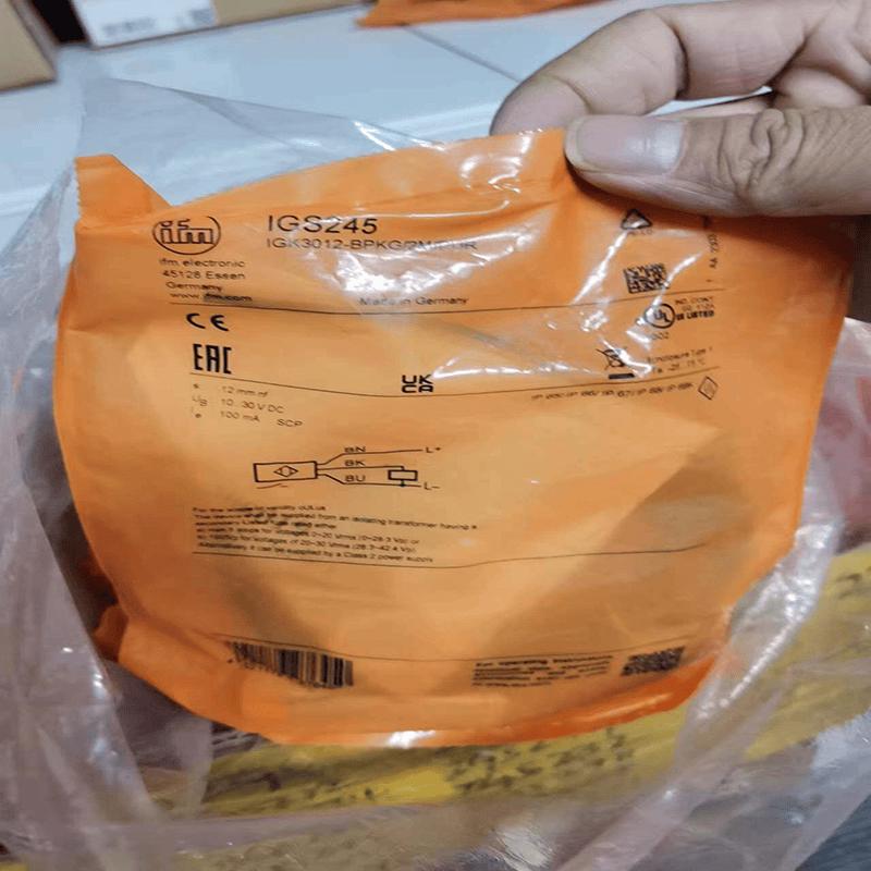 IFM IGS Series Proximity Switch