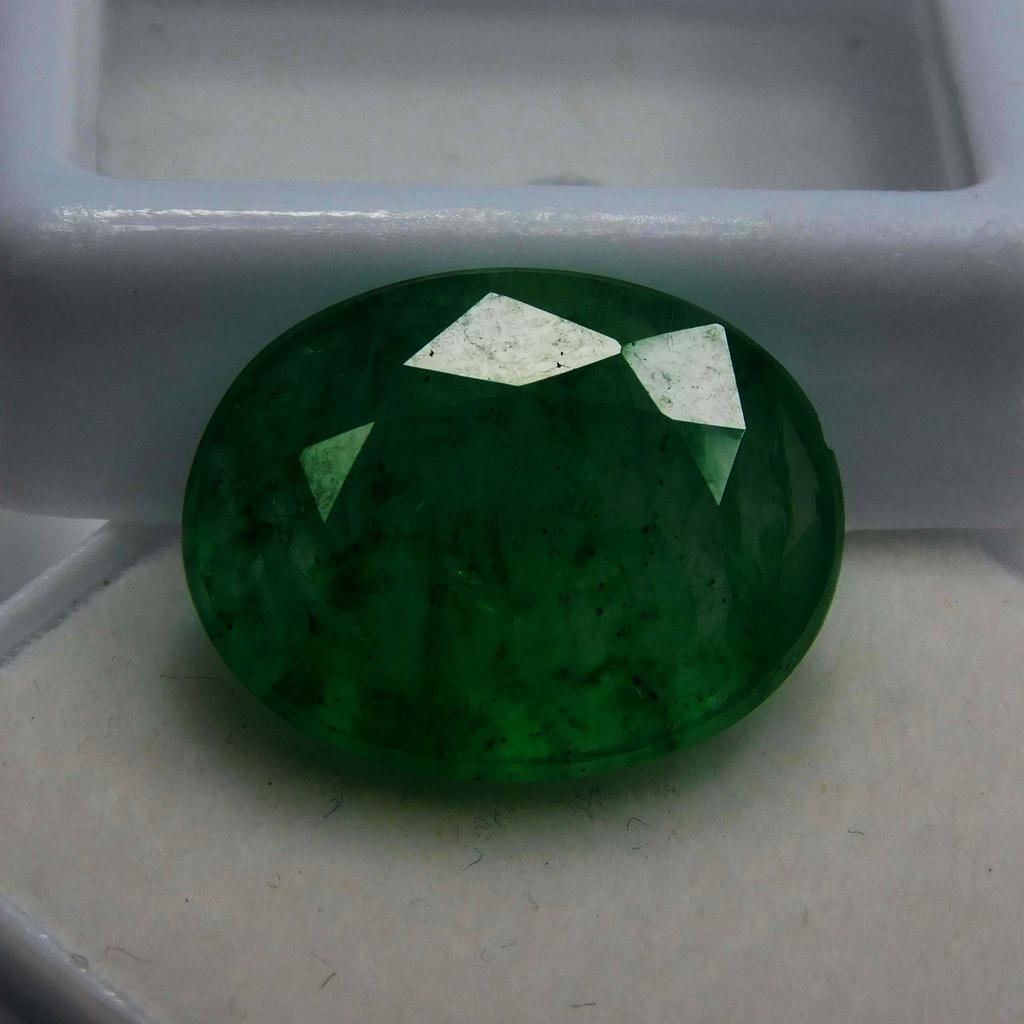 Natural Green Emerald Loose Gemstone Oval Cut Colombian 9 ct for Jewelry Making and Gem Collections