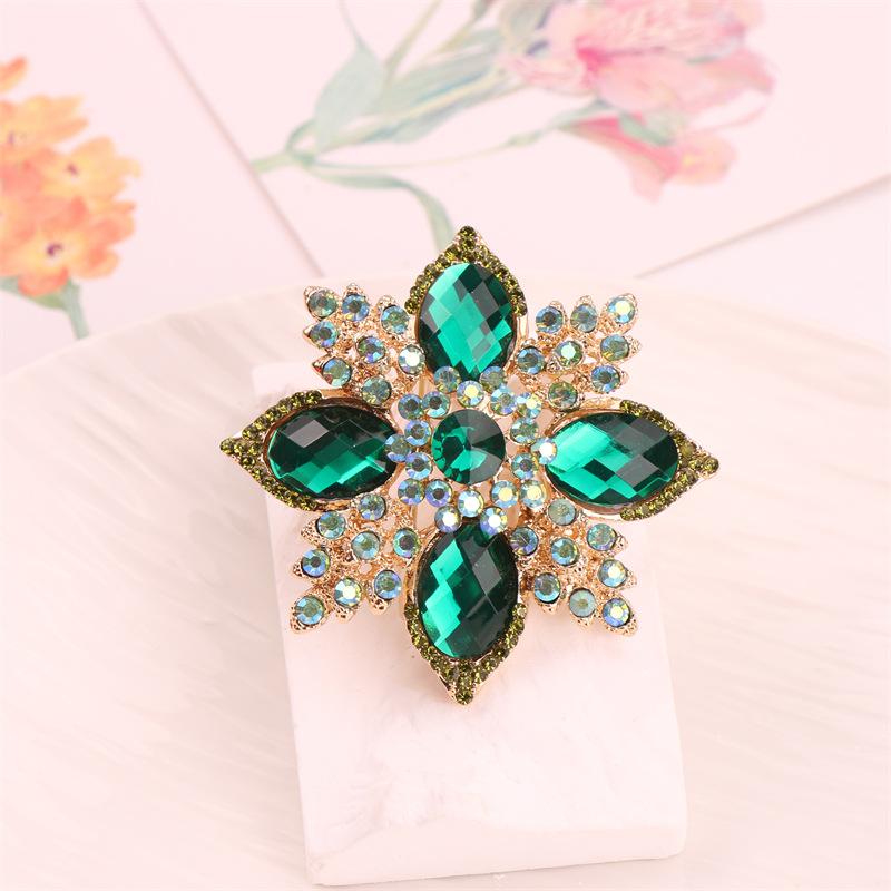 Heiß verkaufende Retro-Brosche Trend Luxuriöse Atmosphärische Anstecknadel Persönlichkeit Temperament Brosche Elegante Brosche