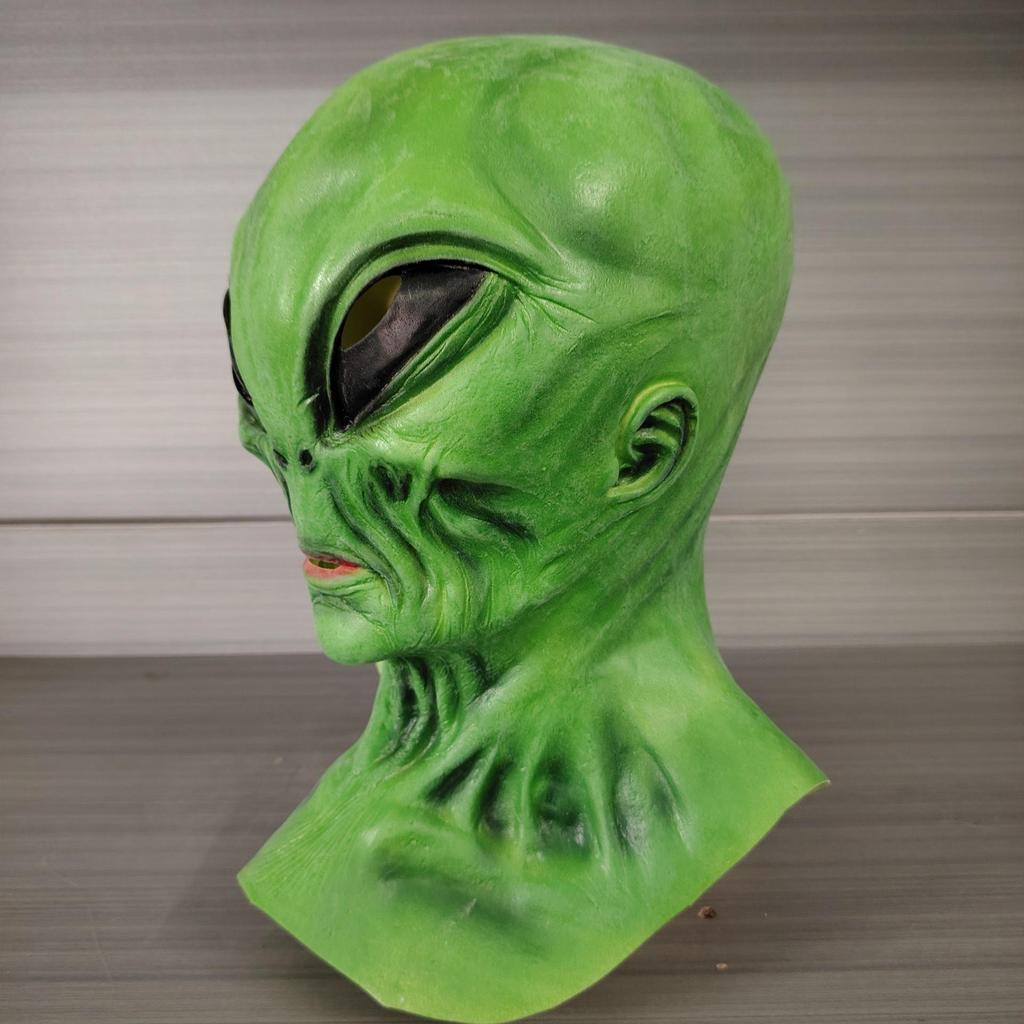 Alien Latex Mask - Halloween Horror Costume for Cosplay, Haunted Houses, and Escape Rooms