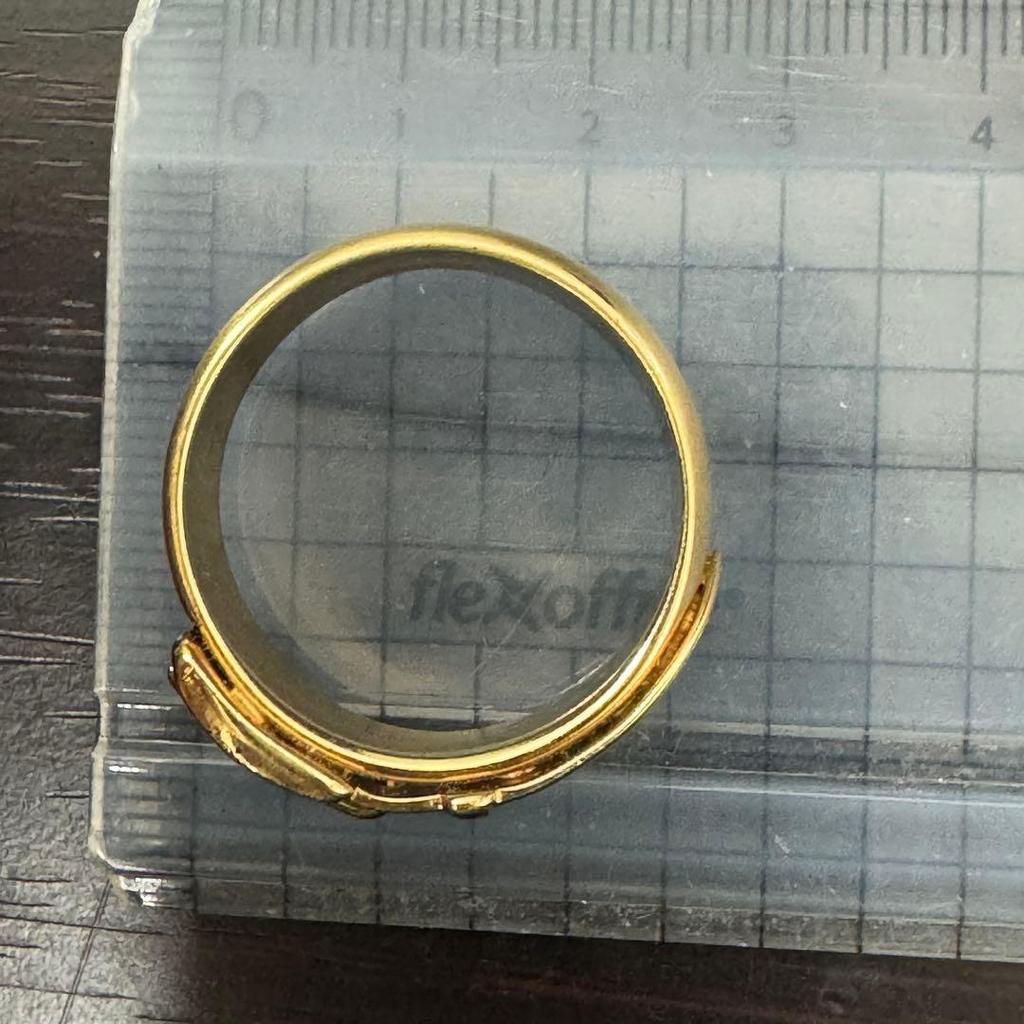 Used Gucci scarf clip