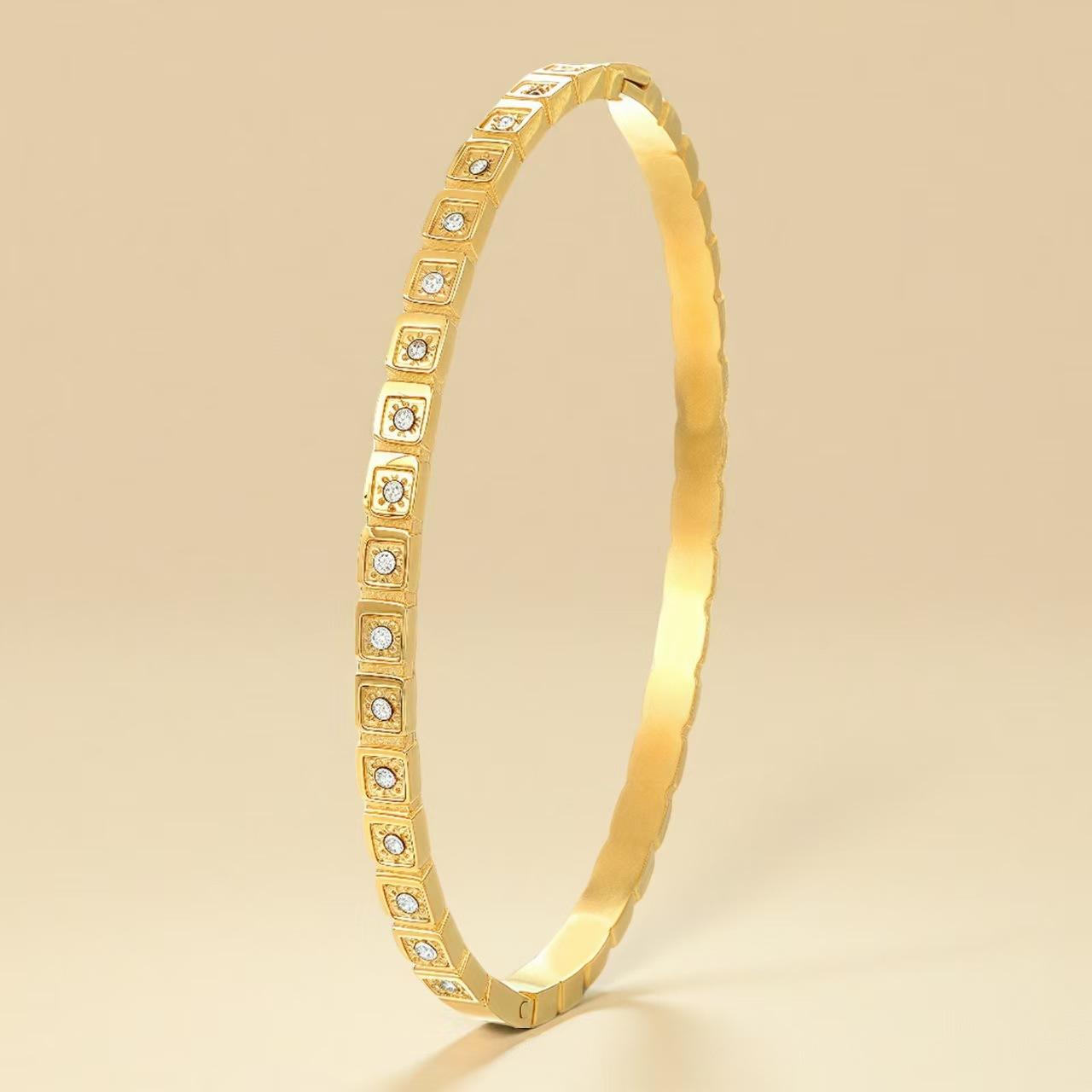 European and American Niche Design High-end Jewelry Bracelets 17CM