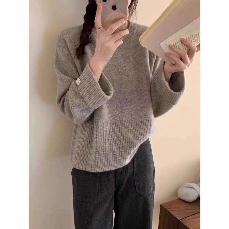 Autumn and Winter New Knitted Sweater Women's Design Sense Casual Loose and Thin Round Neck Pullover with Thick Women's Top