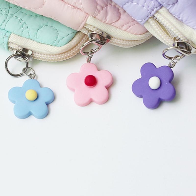 Cute Cosmetic Storage Bag Quilted Flowers Designed Cosmetic Bag Soft Comfortable Makeup Bag for Lipstick Jewelry Pouch