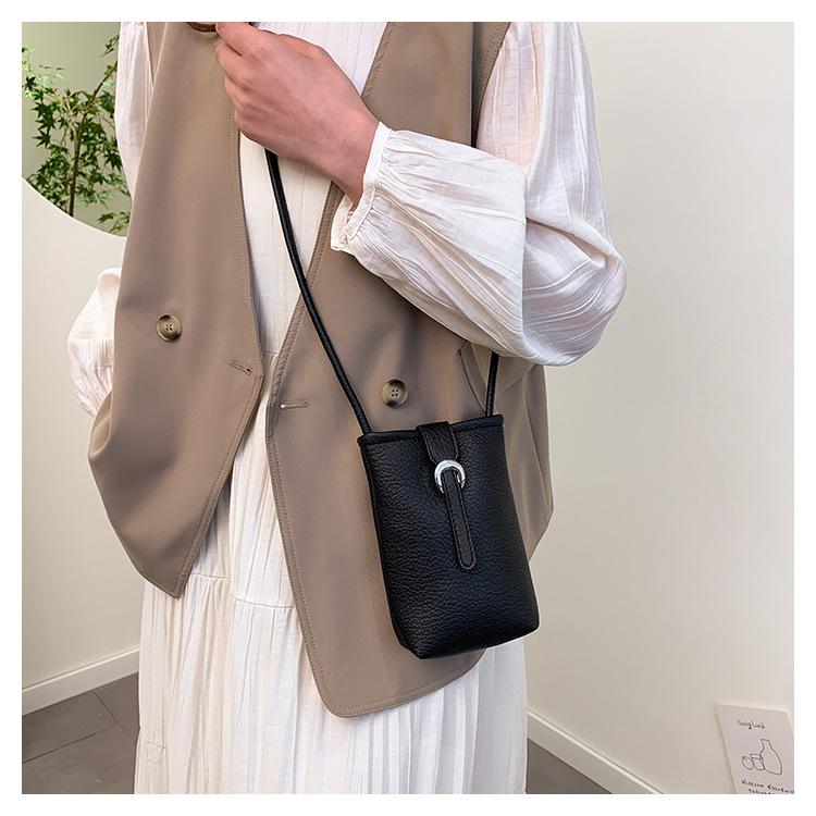 New Hot Selling Women's Shoulder Bag High Quality Pu Leather Handbags Large Capacity Crossbody Bags for Women Phone Purse Flap