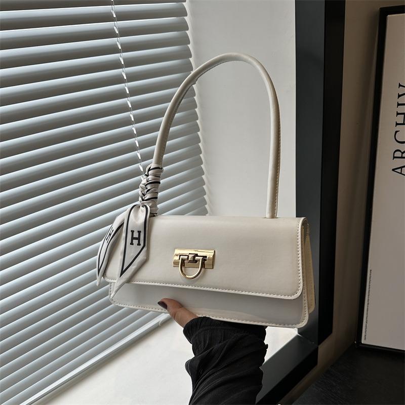 Small Square Bag Women's Bag Popular Underarm Portable Summer New Trend Beautiful Simple Shoulder Messenger Bag