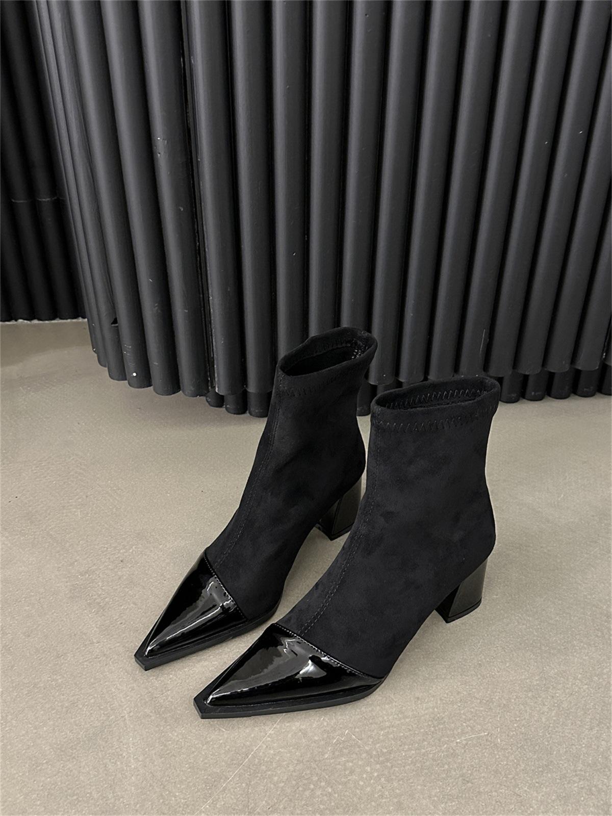 

Европейские и американские остроносые короткие сапоги на высоком каблуке 2025 новая осень и зима нишевый дизайн вставки тонкие сапоги темперамент толстый каблук модные сапоги 35 чёрный
