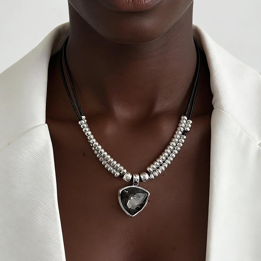 Hip-Hop Geometric Acrylic Black Diamond Pendant Necklace, Fashionable Beaded Wax Thread Collarbone Necklace