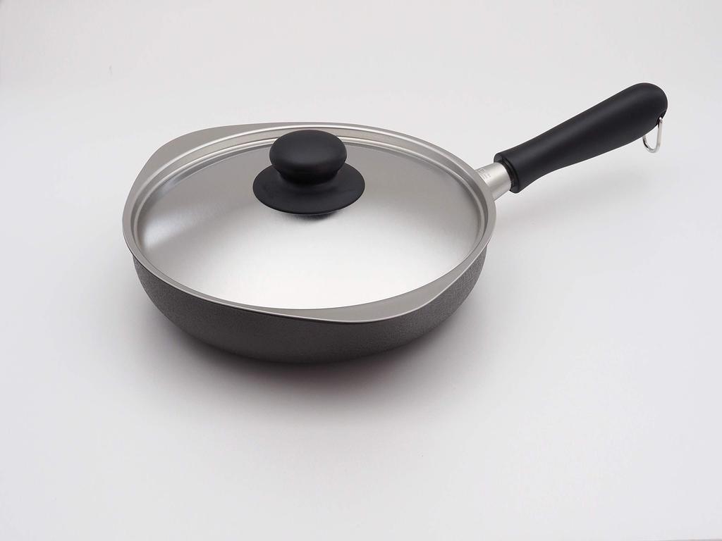 Sori Yanagi Iron frying pan with nitriding and double fiber Tsubame Sanjo Designed to prevent sticking with textured surface rust-resistant non-stick