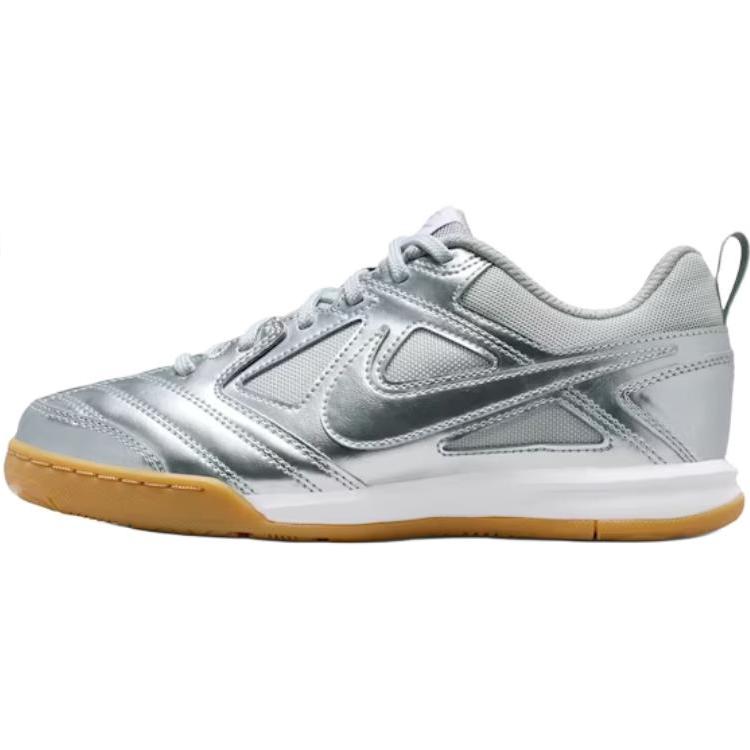 

Nike Кеды для детей Gato LV8 GS Chrome Gum Серебристый металлик-Серебристый Белый II7084-001 37.5