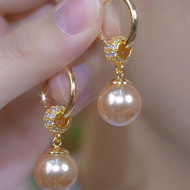 New Versatile and Fashionable Style Champagne Colored Tassel Earrings with Retro and Niche Design, Explosive Earrings