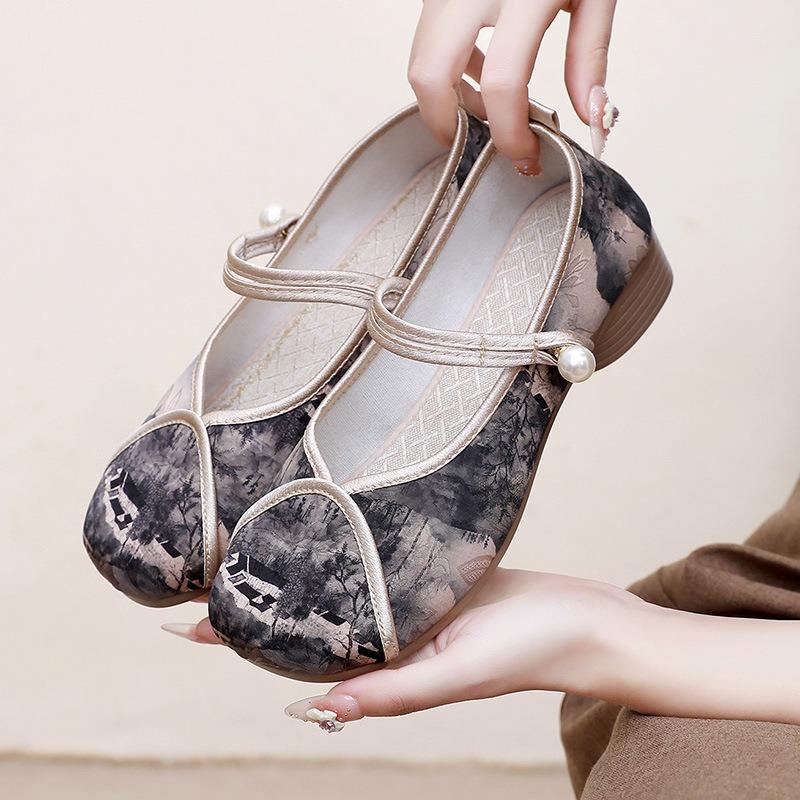 Old ******* ****** and Summer New Women's Embroidered Cloth Shoes Retro Cheongsam Temperament Mother Shoes S**t Sole Single Shoes
