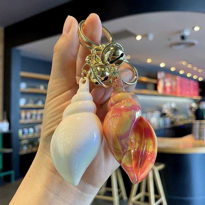 Iridescent Seashell Acrylic Keychain: Chic & Colorful Pendant for Girls' Bags & Cars
