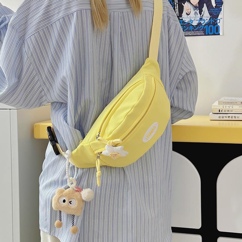 Cute breast bag female ins wind Japanese sweet student messenger bag casual shoulder bag versatile outdoor sports fanny pack