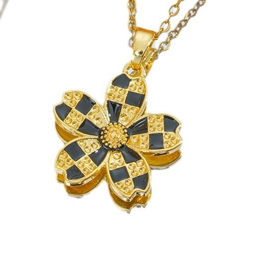 Black and White Chess Board Five-leaf Flower Necklace Dripping Oil Women's Flower Pendant Simple Temperament