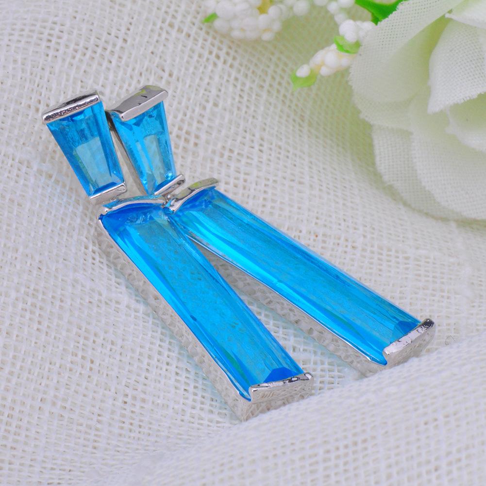 

Hot Selling Geometric Long Earrings Fashionable Simple and Versatile Earrings