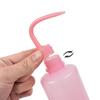 250ML Tattoo Waschflasche Tragbare Tattoo Gebogene Ausguss Sprühflasche Plastik Squeeze Flasche Werkzeug Rosa