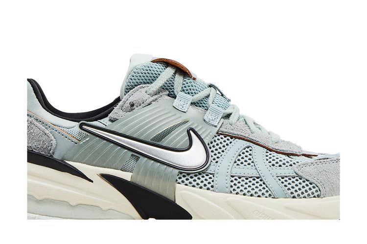 Nike V2K Run Light Pumic Black Chrome (Women's)