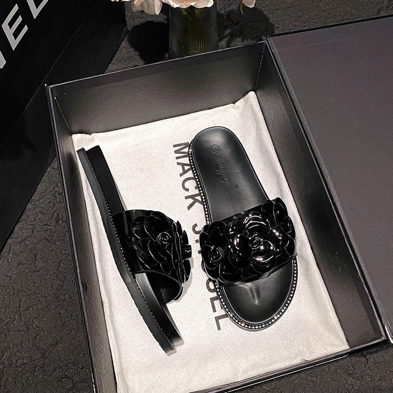 Fashion  designer camellia flower platform slippers women open toe outdoor slides summer shoes japanned leather floral flip flops