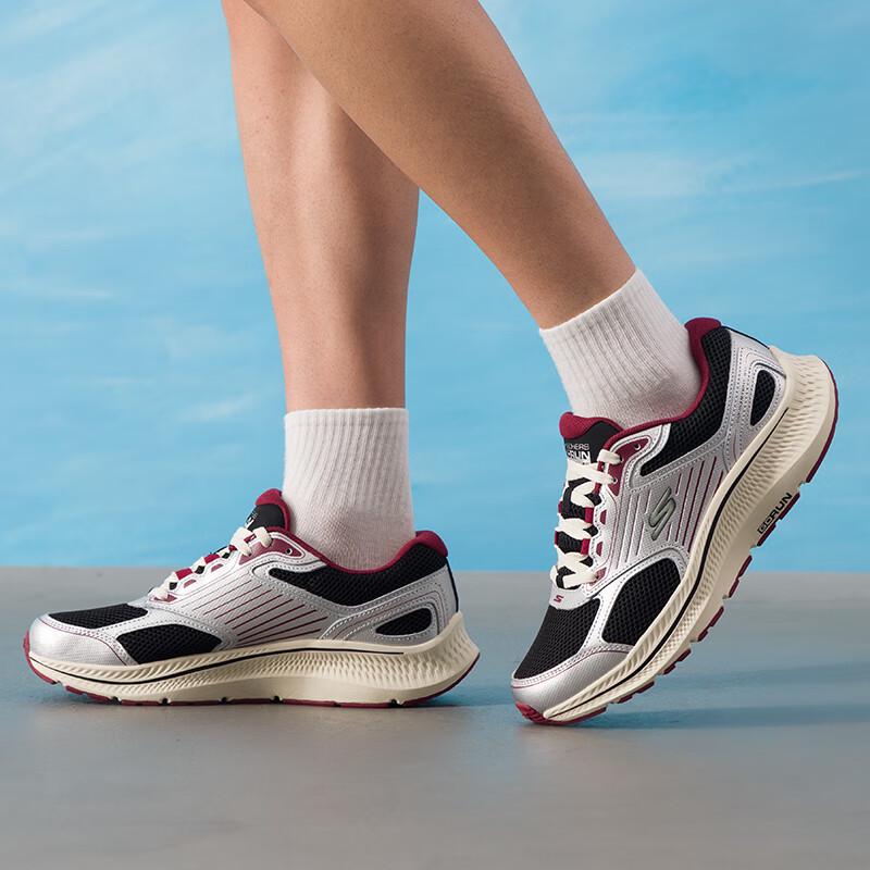 Skechers Men s 7/24 Road Running Shoes 9