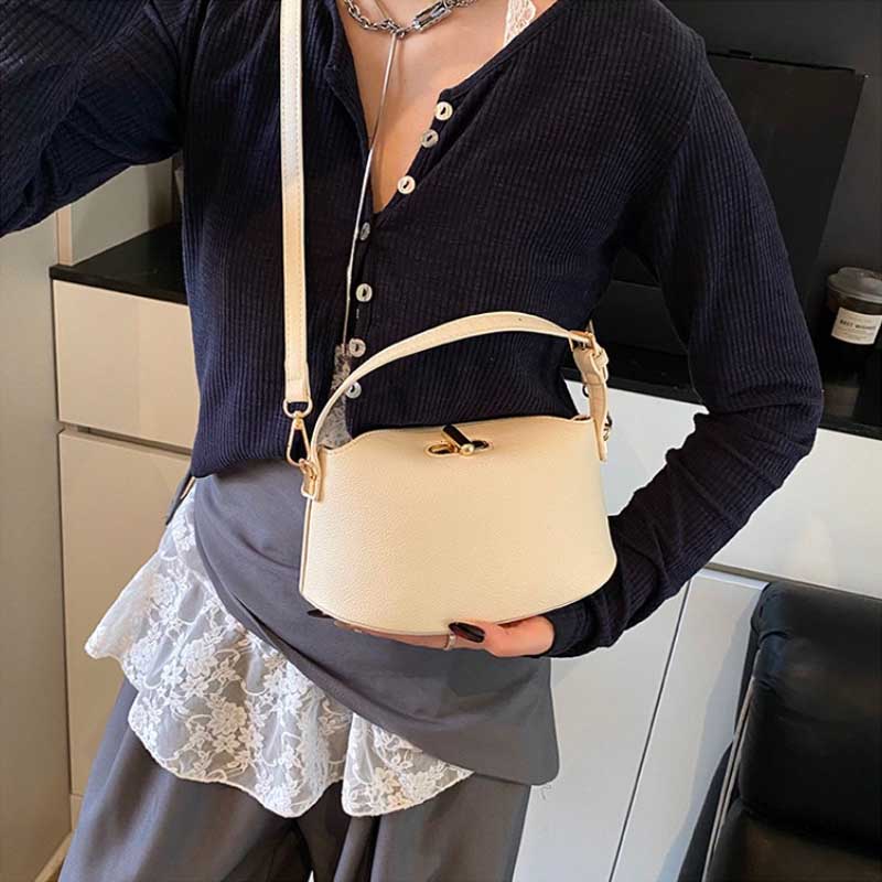 Niche Brand Women's Fashion Handbag Soft Versatile Shoulder Messenger Bag 2025 Super Hot Yellow Portable Bucket Bag Women's Bag