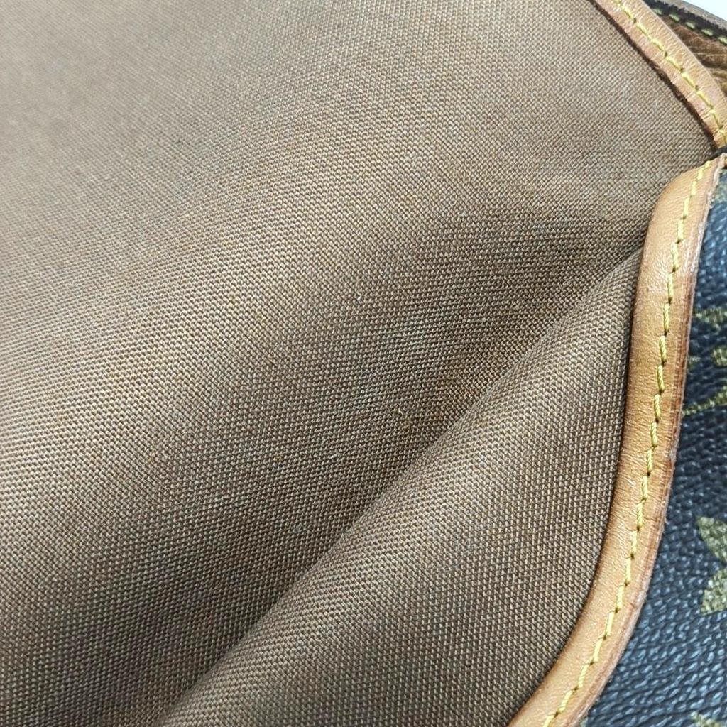 [Pre-Owned] Monogram Saumur 30 Iconic Classic Logo Print Adjustable Shoulder Strap Canvas And Leather Messenger Bag - Fair #1MPB3NR