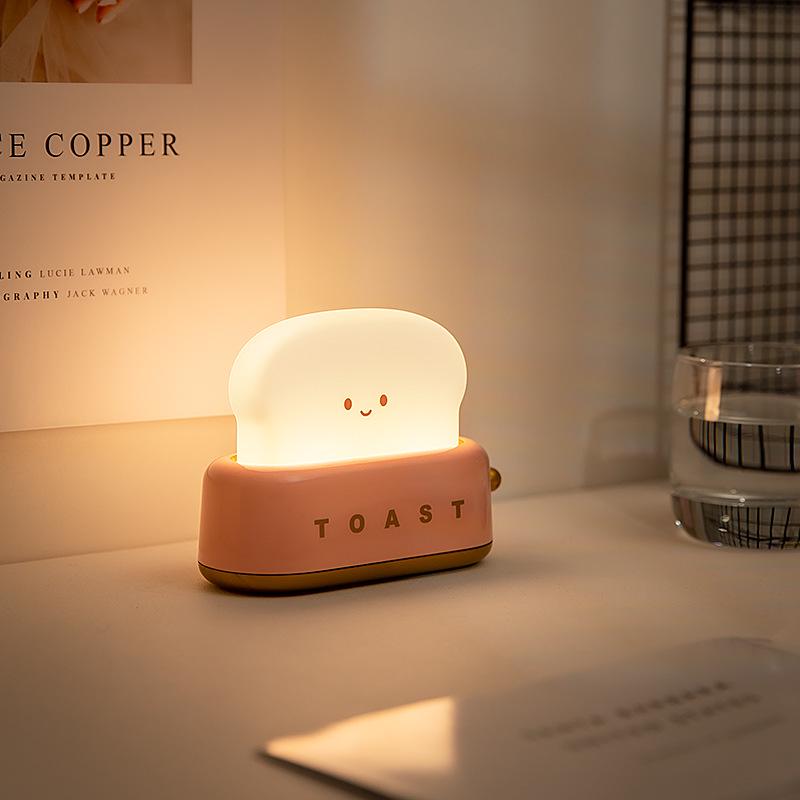 Comforting Milky Fluffy Bread-Shaped Night Light: Cute, Soothing, and Timed for Sleep.