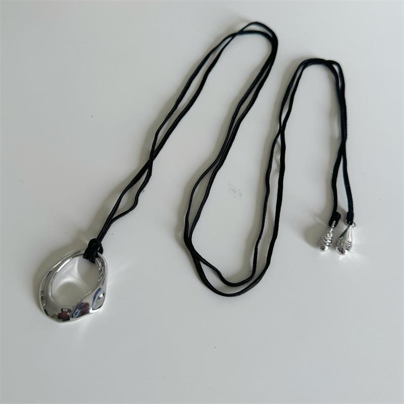 

Elegant Chinese-Style Long Pendant Necklace with Leather Cord
