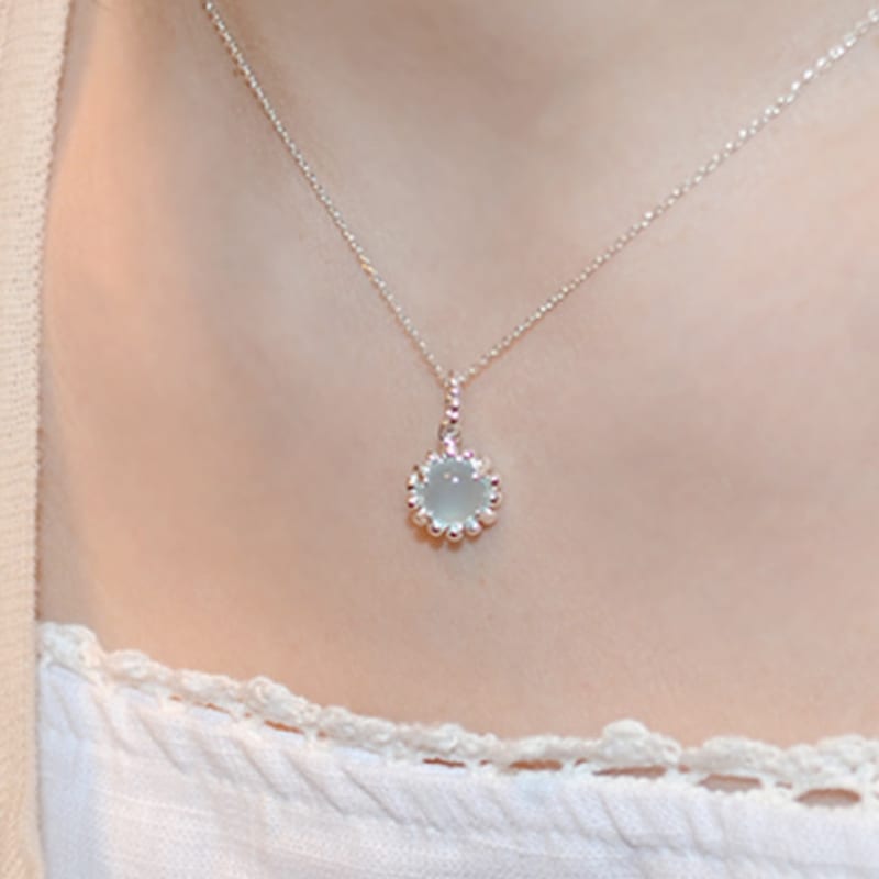 

martha in the garret fleur de lin Blue chalcedony