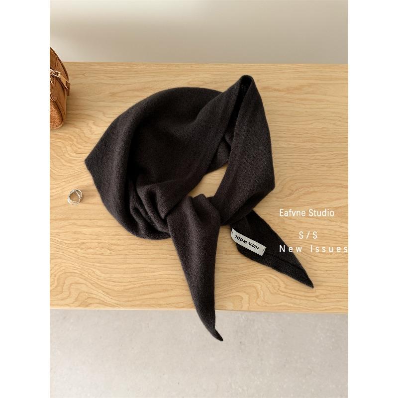 All Wool Knitted Triangular Scarf A Solid Color Versatile Shawl for Autumn and Winter  A Warm Shoulder Shield