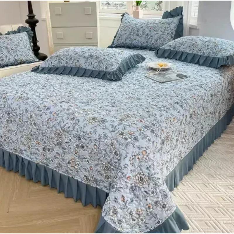 Kleines fragmentiertes Blumen-Landhausstil-Baumwoll-Steppbettdecke Einzel-Tatami-Blatt Dreiteiliges Set für alle Jahreszeiten