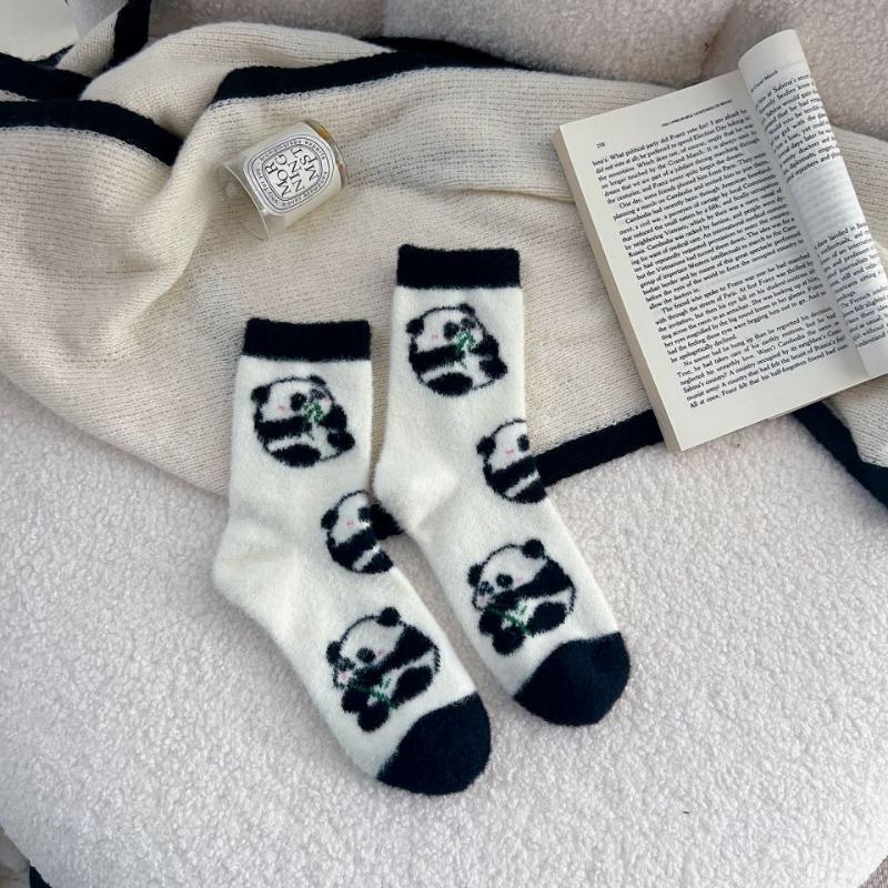 Black and White Panda Cartoon Socks, Women's Mid-calf Socks, Autumn and Winter Thickened with Fleece, Warm and Cold-resistant, Cute Snow Floor Socks