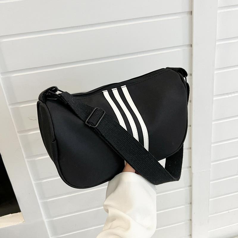 

Повседневная трендовая сумка-багет на одно плечо, новая, большой вместимости, простая, модная, мужская и женская сумка-мессенджер, сумка-тоут чёрный