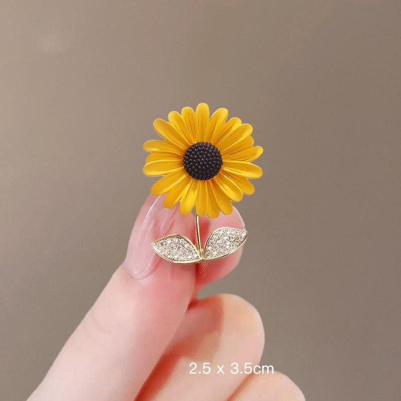 High End Sunflower Brooch For Women, Exquisite Suit Chest Flower, Temperament Coat Brooch, Elegant And Versatile Clothing Accessories