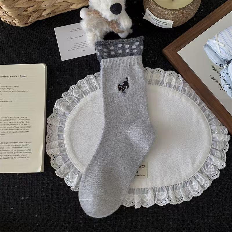 Grey-toned Autumn and Winter Wool Embroidered Soft Striped Mid-calf Socks Polka Dot Socks Women's Pile Socks