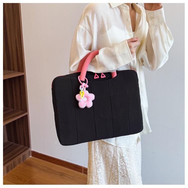 Minimalist Style Casual Tote Bag With Polyester Material For Office And Daily Use