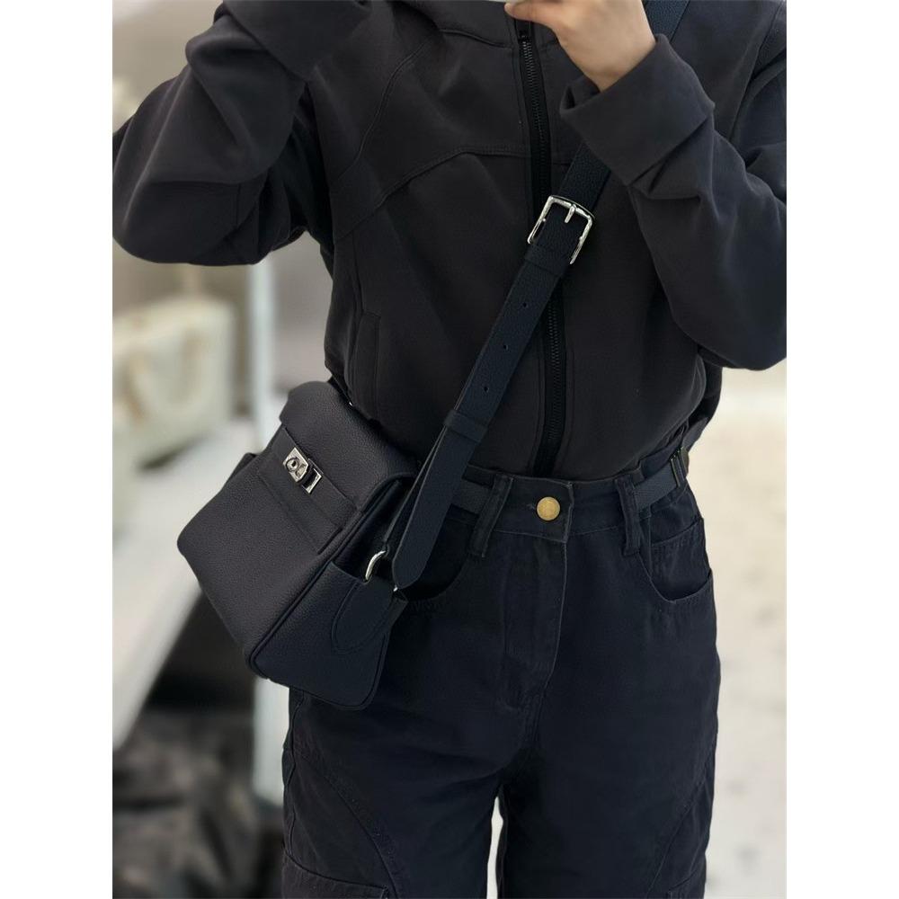 The first layer of cowhide TOGO cowhide KL bag women's versatile retro mailman bag spring senior feeling shoulder messenger bag