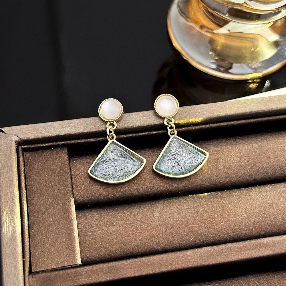 Silberne Nadel Katzenaugenstein Blume Ohrringe - Elegantes, vielseitiges Modeaccessoire für Frauen