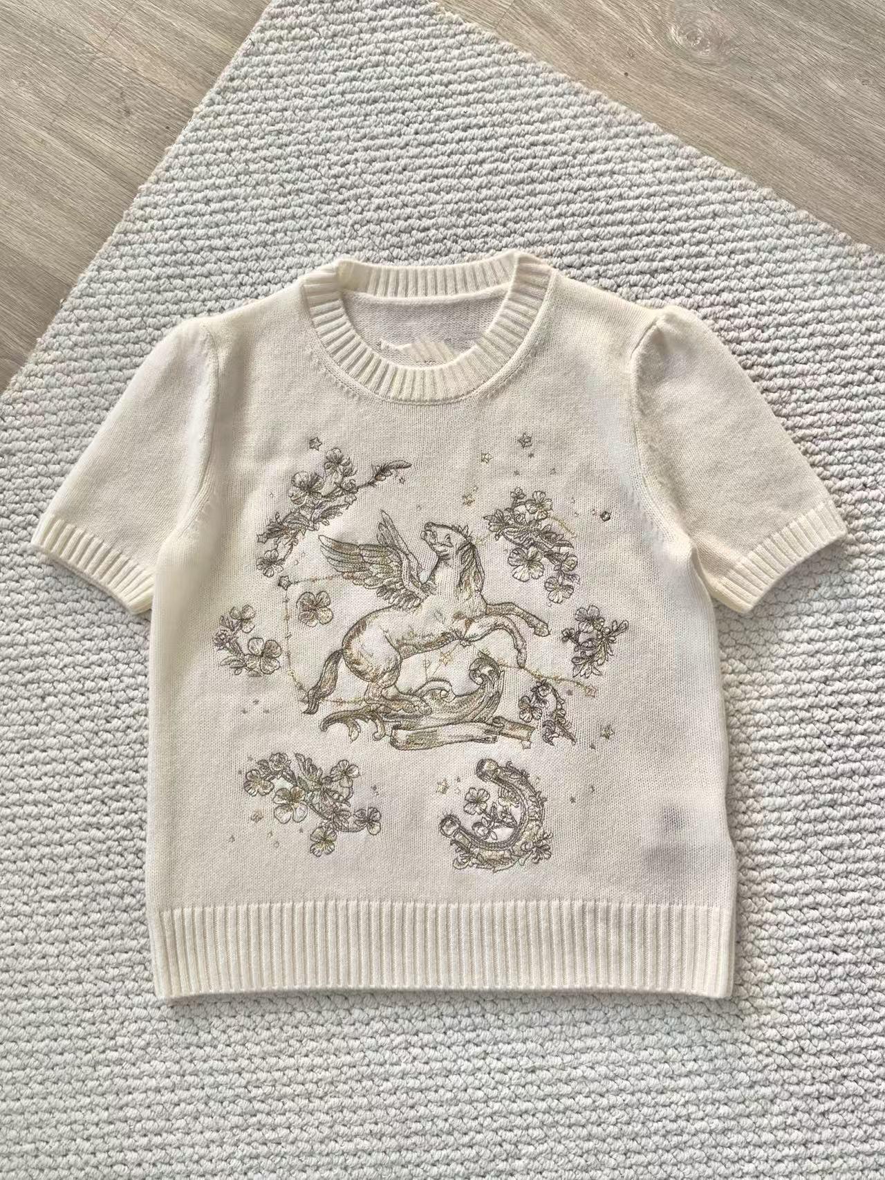 Высокая мода Ранняя весна Кашемир Вышивка Пегасом Короткий рукав Small белый