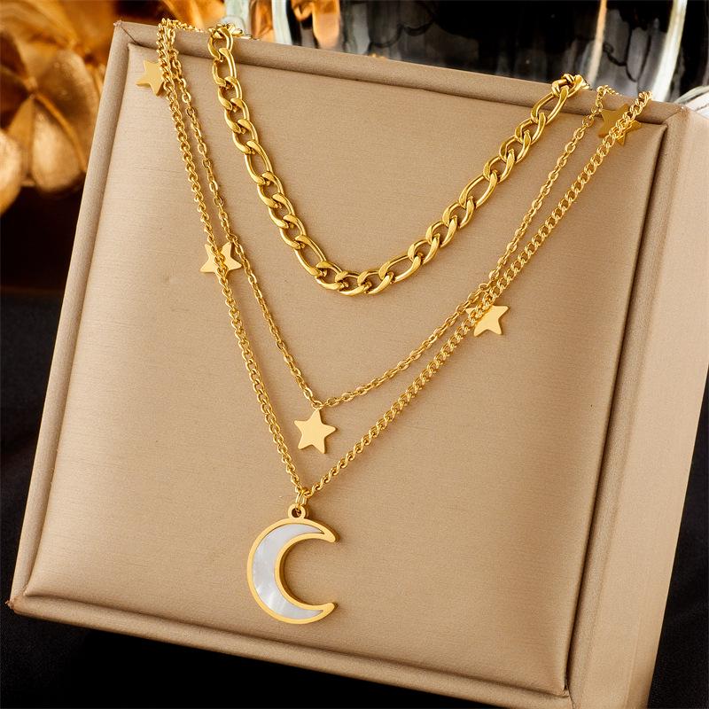 Retro Gold-Plated Double-Layer Butterfly and Pearl Pendant Necklace