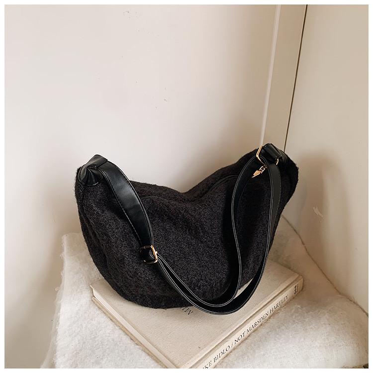 IELGY Autumn Winter Big Bag Fashionable Popular One-Shoulder Large-Capacity Class Commuter Cross-Body Dumpling Bag