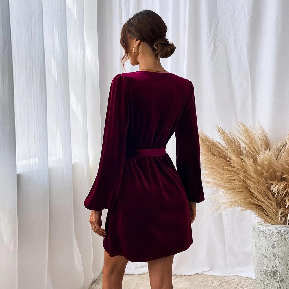 Women's V-neck Velvet Dress Autumn Winter Waist-cinching Slim-fit A-line Dress Long-sleeve Velvet Sexy Party Dress