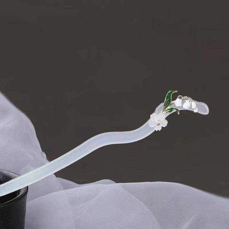 Diamantbesetzte Haarnadel mit Lotusquaste: Eleganter chinesischer Stil mit Perlenblumen- und Friedensschloss-Design, perfekt für Frauen.