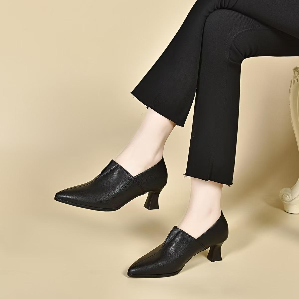 

Женские туфли-лодочки на остром высоком каблуке, новые осенне-зимние, с глубоким вырезом, одинарные, на тонком высоком каблуке, женская обувь, модная обувь на одной педали 34 чёрный