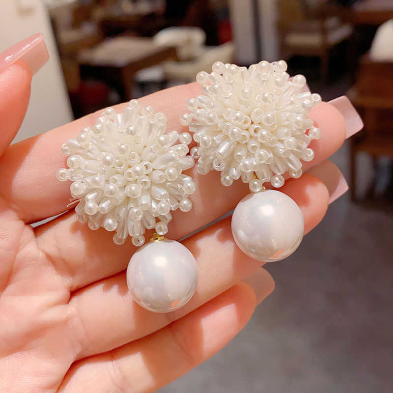 French light luxury flower cluster pearl stud earrings temperament fashion high sense earrings versatile earrings earrings women