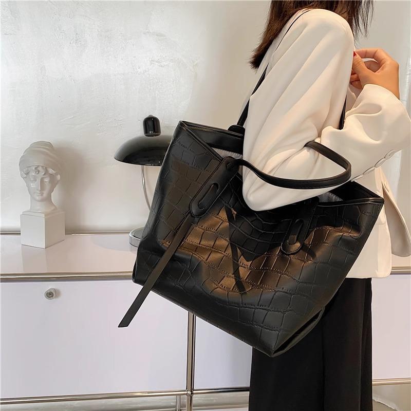 Women's Bag Tote Bag Women's Niche Texture Summer New Popular Shoulder Bag High-end Sense Large-capacity Commuter Bag