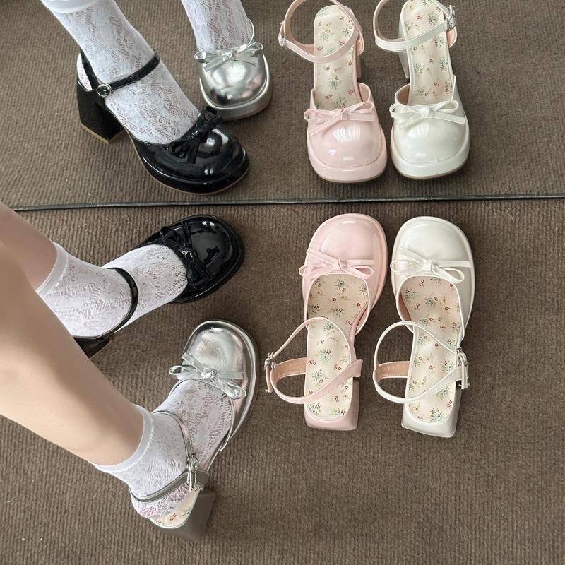 Ein Wort mit Sommer-Feen-Stil mit Rock Damen Dicke Hohe Absätze 2025 Neue Tasche Kopf Sandalen Französische Mary Jane Schuhe